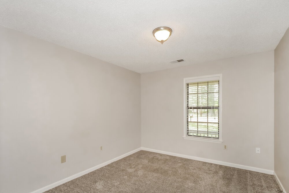 Building Photo - 7352 Alexander Rd