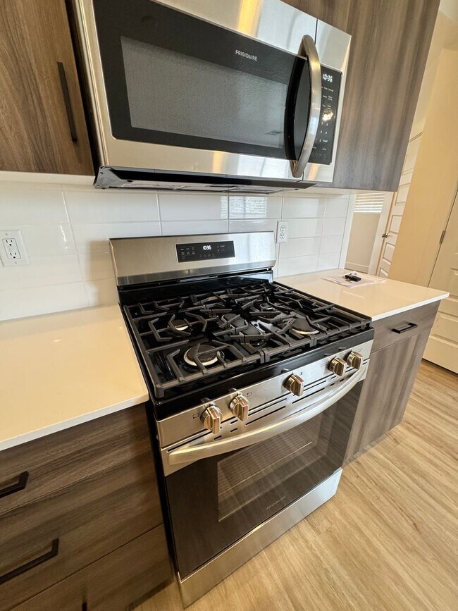 Building Photo - Beautiful 3 bed 2.5 bath Home!