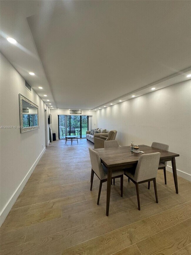 Building Photo - 10044 S Ocean Dr