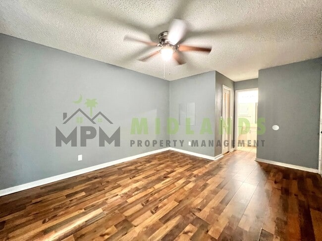 Building Photo - 6008 Village Creek Dr