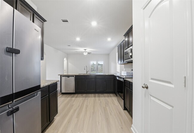 Building Photo - 11023 Hillside Creek Dr