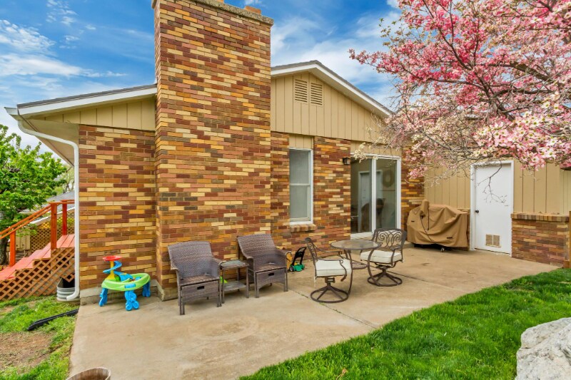 Building Photo - 584 Aspen Way