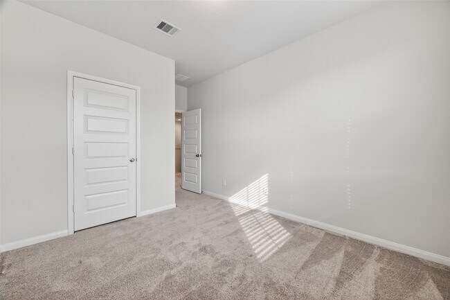 Building Photo - 9816 Magnolia Village Ln