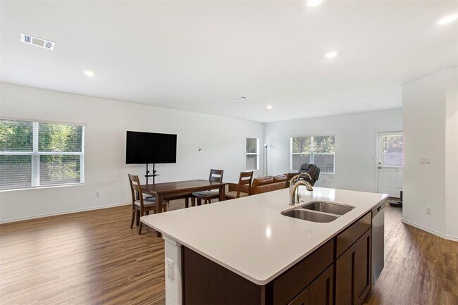 Building Photo - 1509 Brueggerhoff Rd