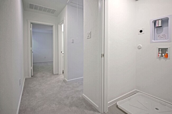 Building Photo - 12105 Floral Blossom