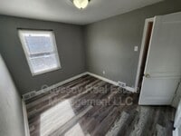 Building Photo - 202 W Spencer Ave