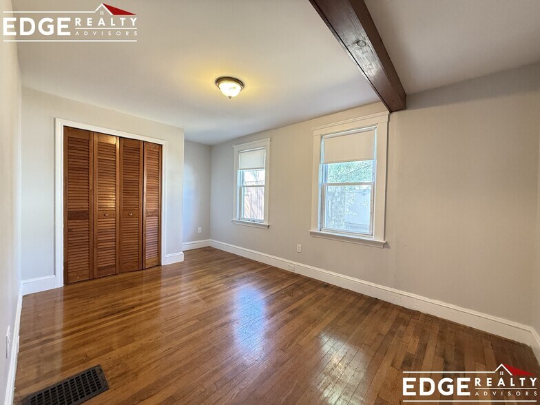 Building Photo - 39 Foster St