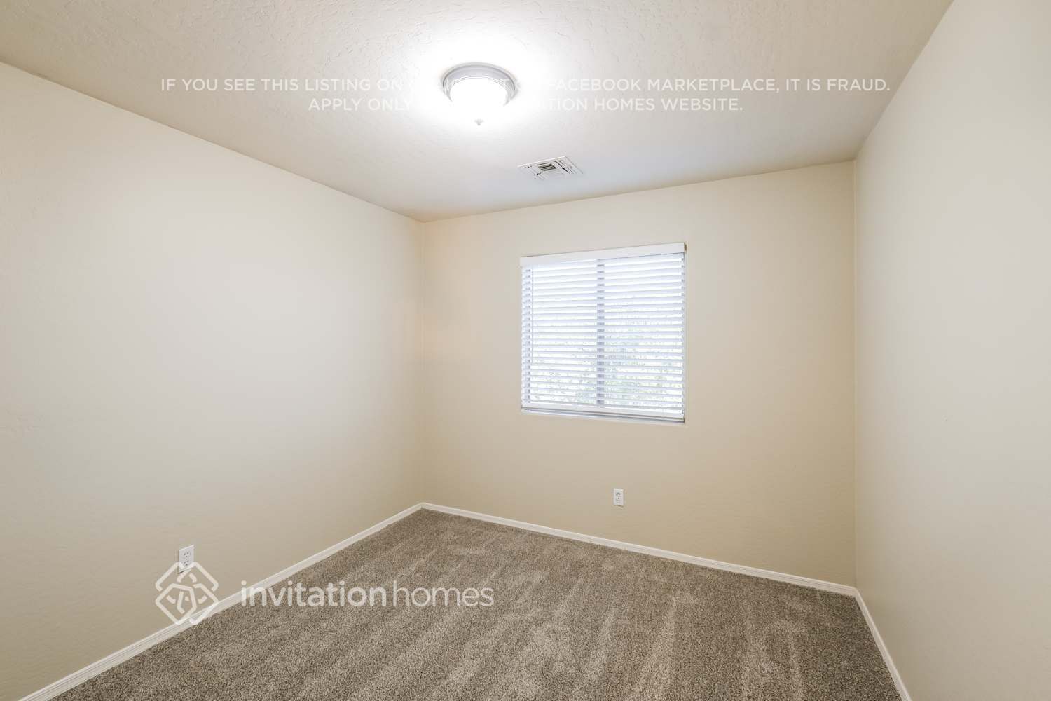 Building Photo - 8134 W Hilton Ave