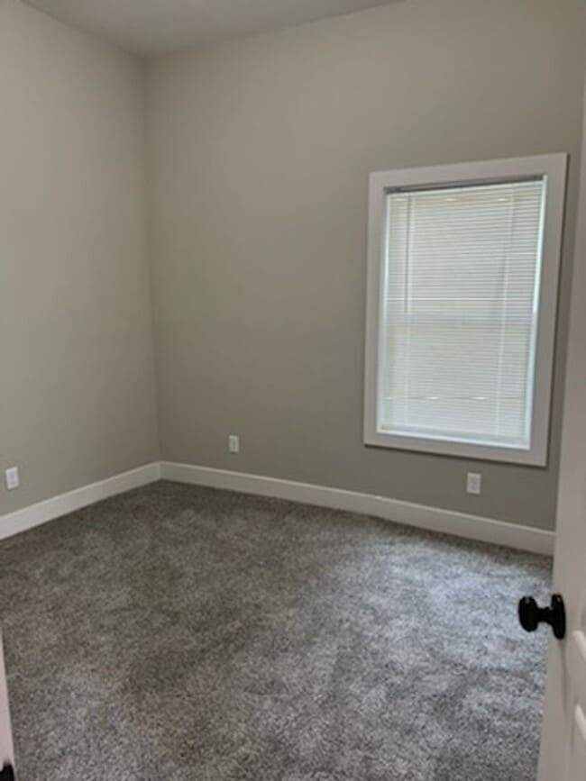 Building Photo - Beautifully Renovated 2-bedroom Home in Shelby Park!