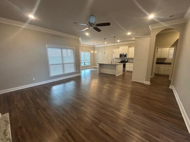 Building Photo - Beautiful Midway ISD Home