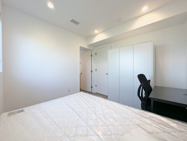 private bedroom - 1587 W 35th St