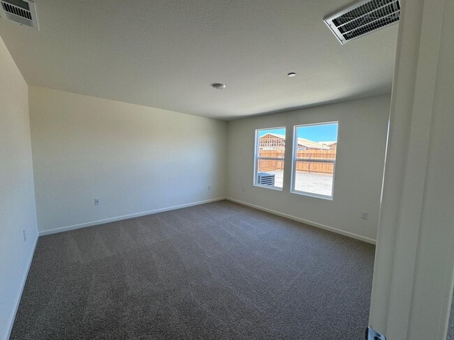 Building Photo - Beautiful new home with solar for rent in ...