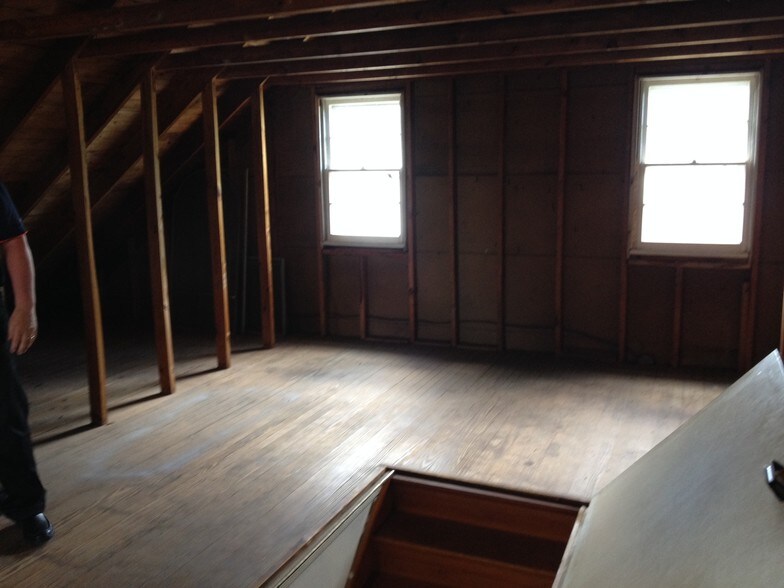 Attic 02 - 1909 Baltimore Pike