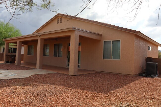 Building Photo - Beautiful West Side Home in Gated Community