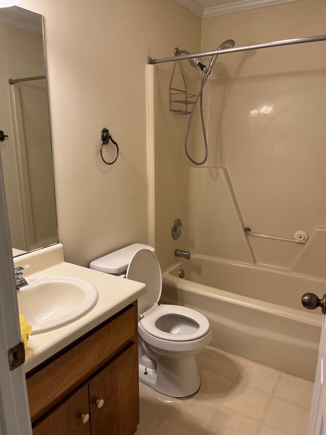 Building Photo - 2 Bedroom Brick Home Downtown Marianna