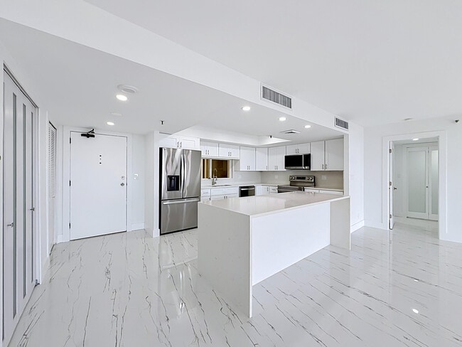 Building Photo - 2480 Presidential Way