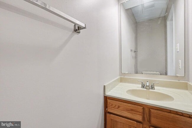 Building Photo - 2003 Paddle Boat Ln