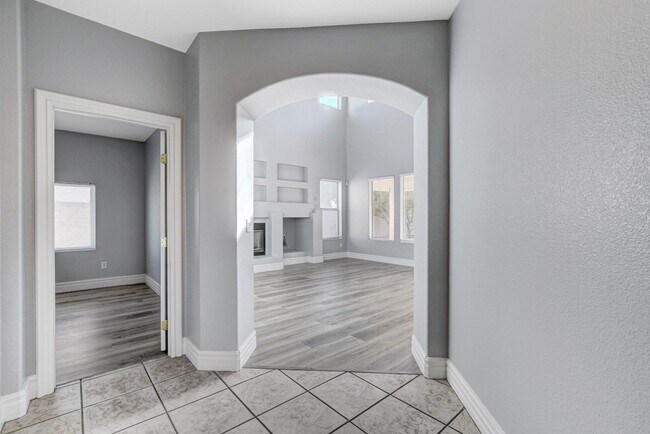 Building Photo - MASSIVE 5 BEDROOM, 2 STORY HOME IN DESIRABLE RHODES RANCH GOLF COURSE COMMUNITY!