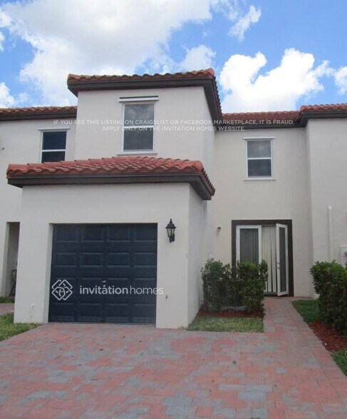 Building Photo - 16850 SW 95th St