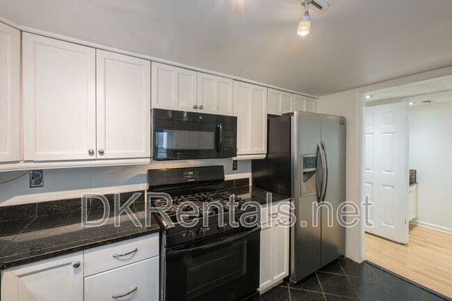 Building Photo - 9070 Cobbler Ct