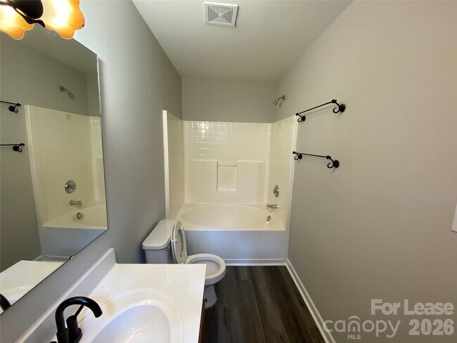 Building Photo - 10310 McGoogan Ln