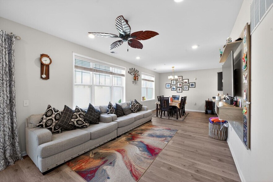 Building Photo - 507 Greenland Square