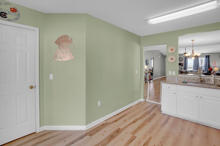 Building Photo - 129 Merowey Ct