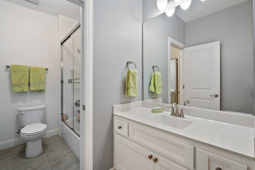 Building Photo - 4113 Sugarloaf Dr