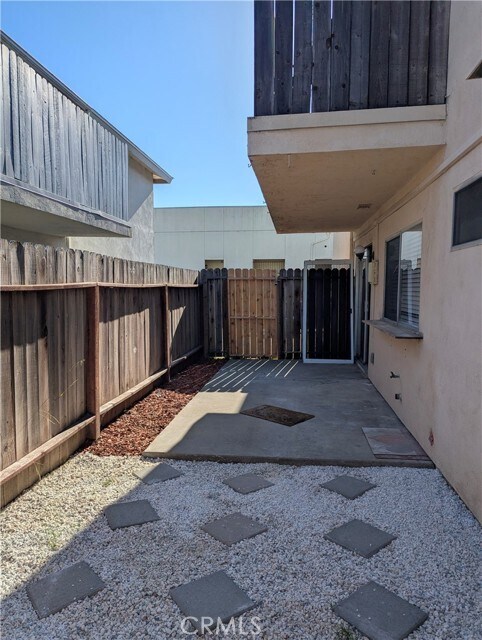 Building Photo - 17031 Pinehurst Ln