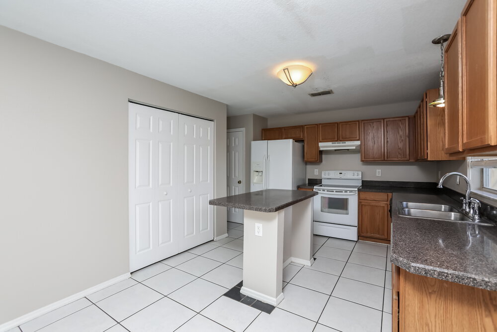 Building Photo - 1018 Corkwood Dr