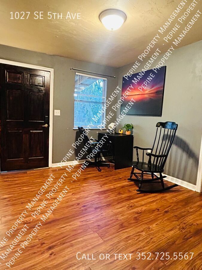 Building Photo - 1027 SE 5th Ave