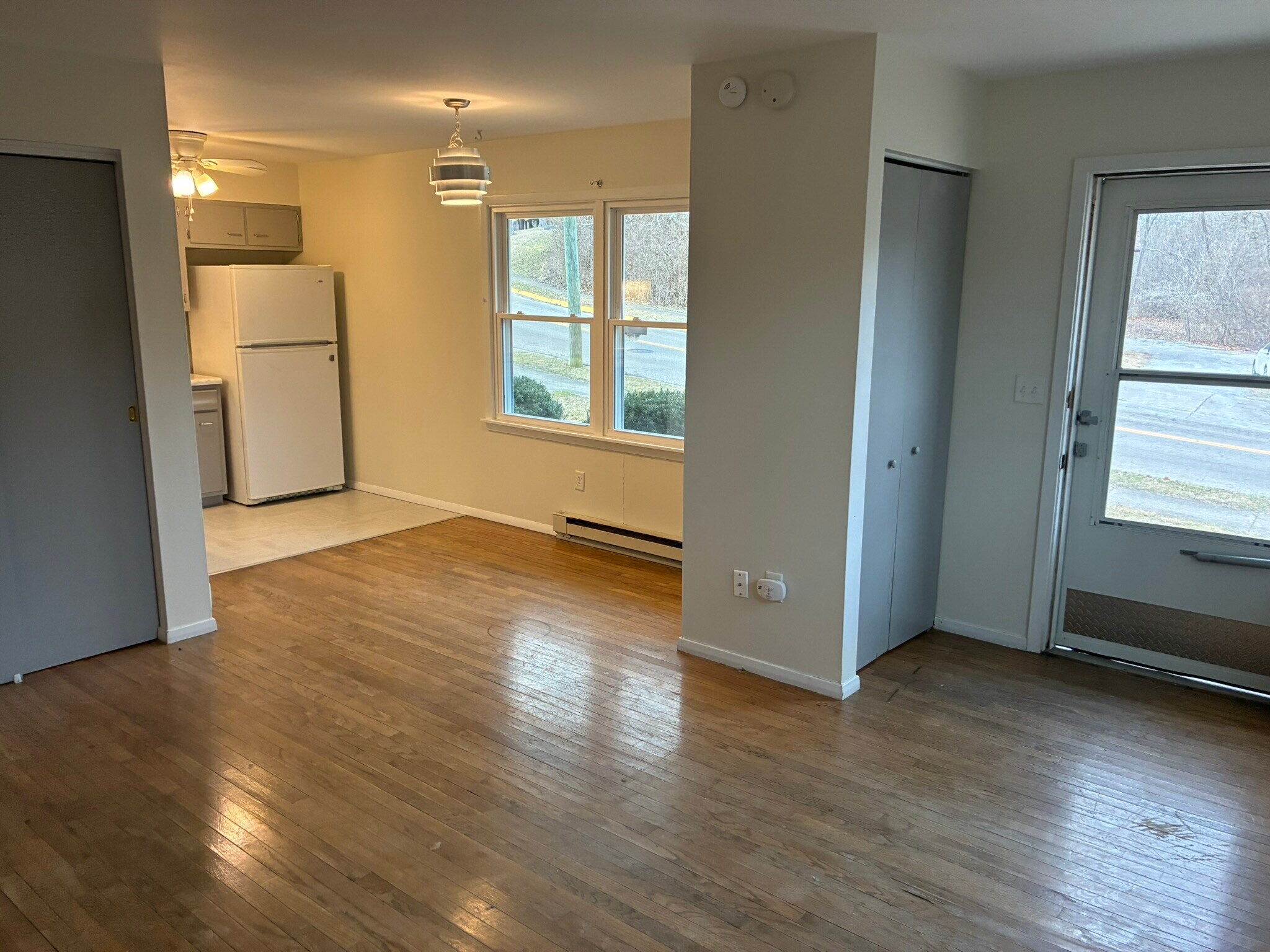 Building Photo - 309 Sandra Dr