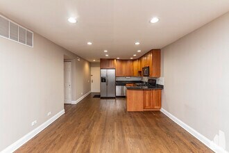 Building Photo - 2036 Larrabee-8103
