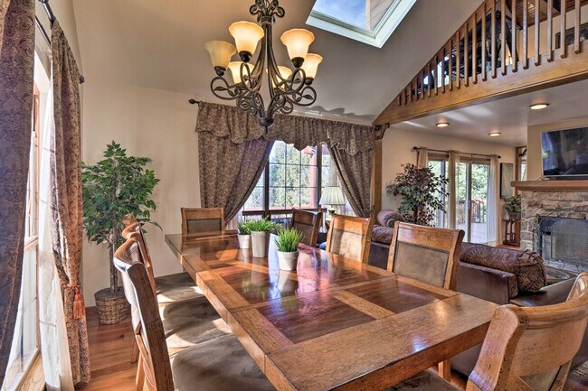 Building Photo - 1131 Pine Ridge Rd