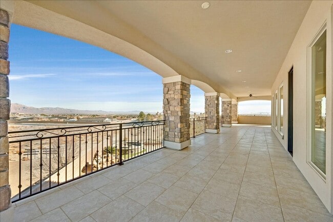 Building Photo - Custom Luxury Home with Strip and Mountain Views!