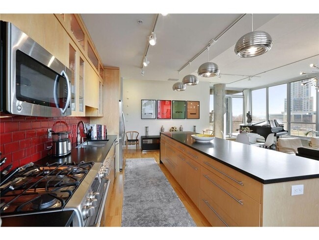 Building Photo - 901 S 2nd St