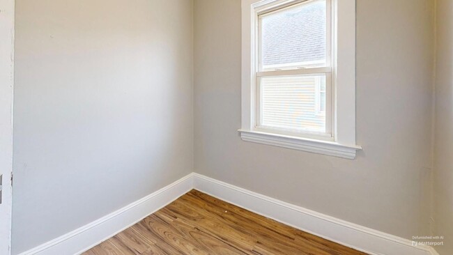 Building Photo - Lease to own! 5 bedroom/1 bath, Old Brooklyn.