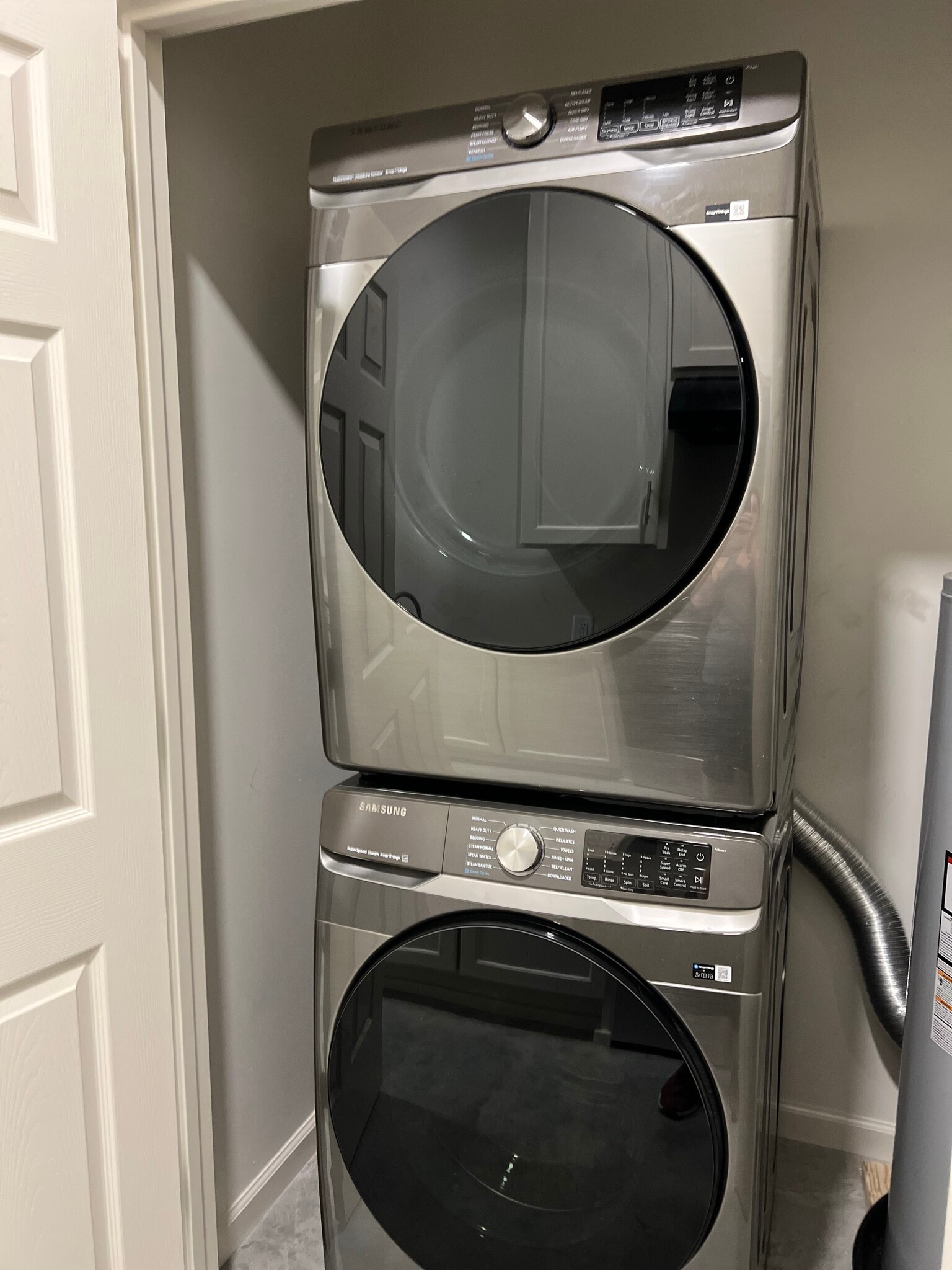 Building Photo - 299 Sara St