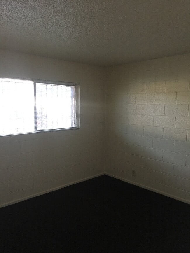 Building Photo - Available 1 Bedroom Condo In Central Las Vegas