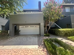 Building Photo - 4671 Club View Dr