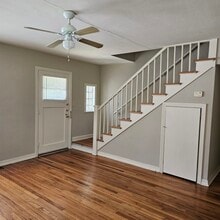 Building Photo - 124 S Franklin Blvd