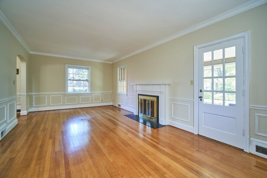 Building Photo - 4222 46th St NW