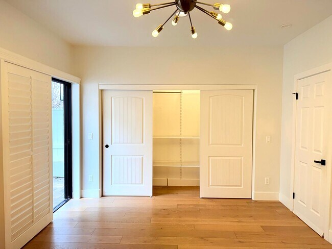 Building Photo - Fantastic 2-Story Home 3 bed 2.5 bath with backyard in Prime Golden Hills-Redondo Beach