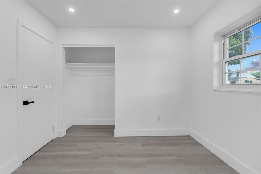 Building Photo - 2101 NW 189th Ter