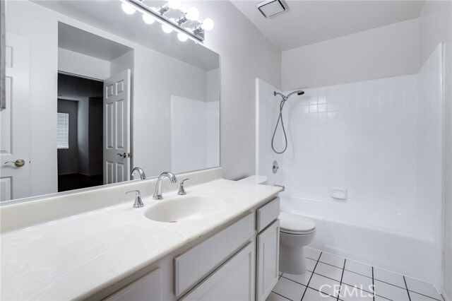 Building Photo - 4444 Spencer St