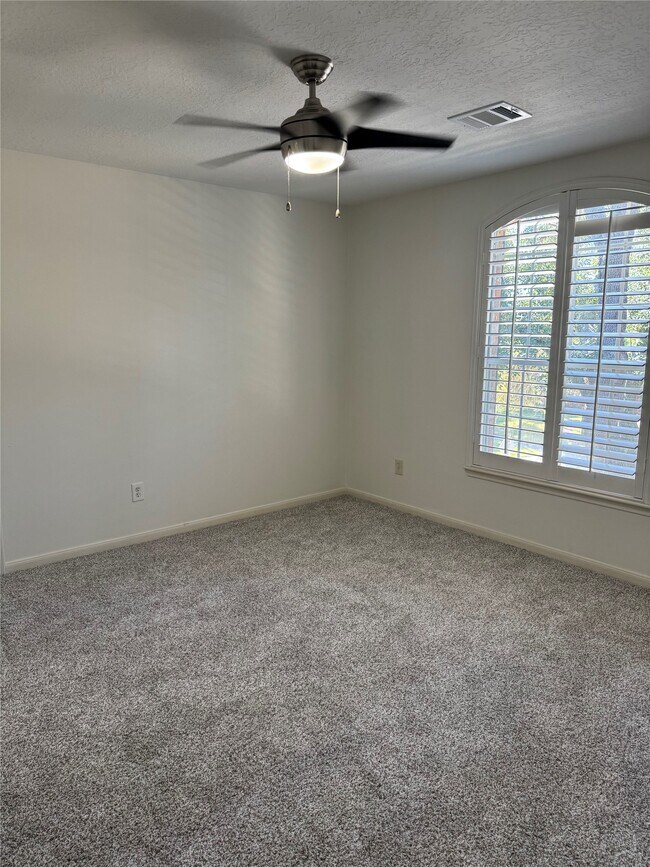 Building Photo - 3802 Canary Grass Ln