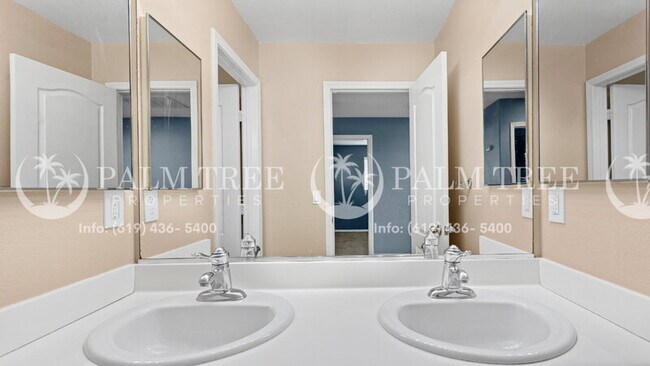 Building Photo - 1811 Greenfield Dr