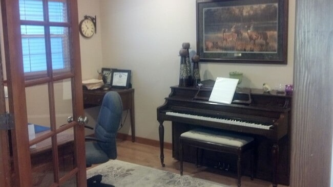 Building Photo - 147 Dogwood Dr