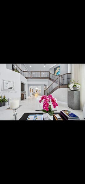 Building Photo - 16849 Pierre Cir