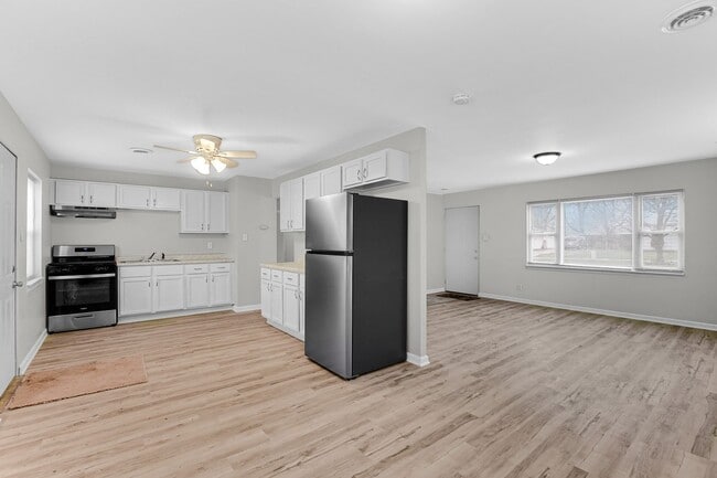 Building Photo - 3 Bedroom 1 Bathroom House for Rent!